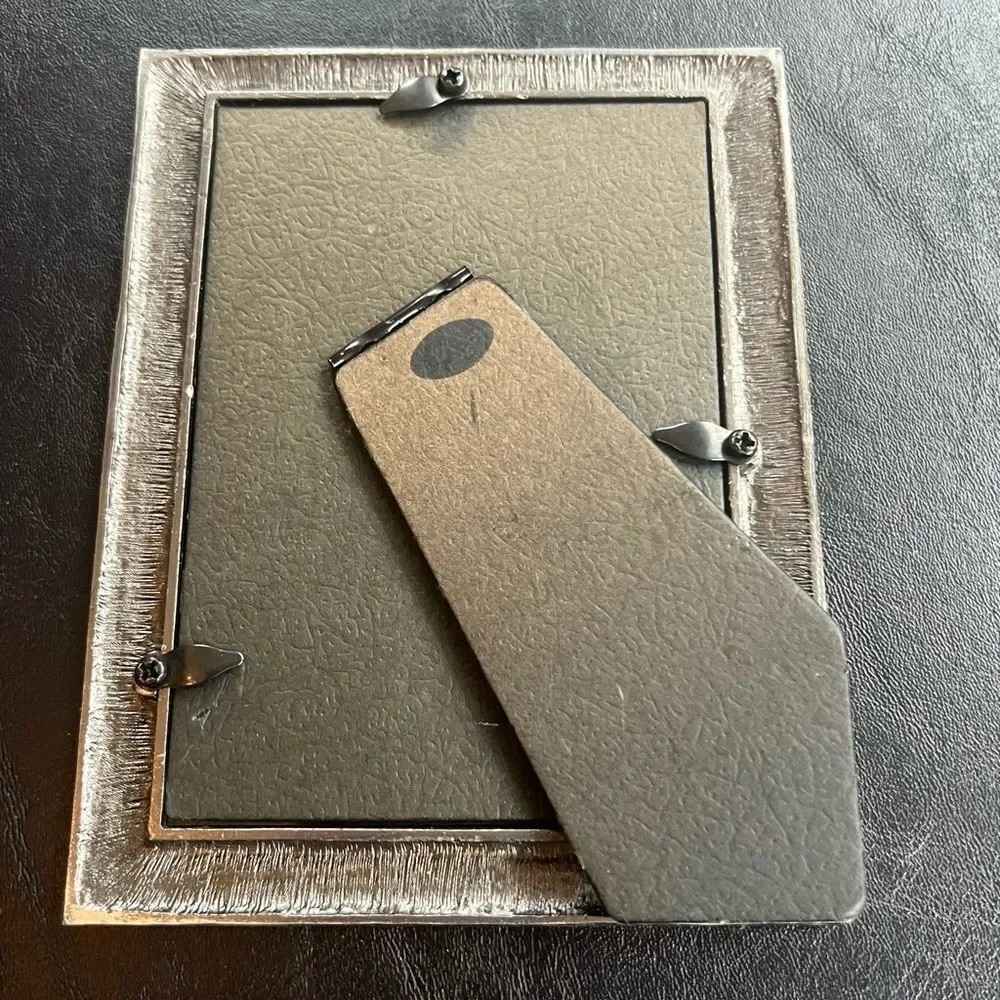 Metal Pictures Frame w/Hearts